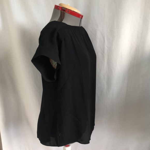Simple black square neck top. Size Medium. - Picture 6 of 7